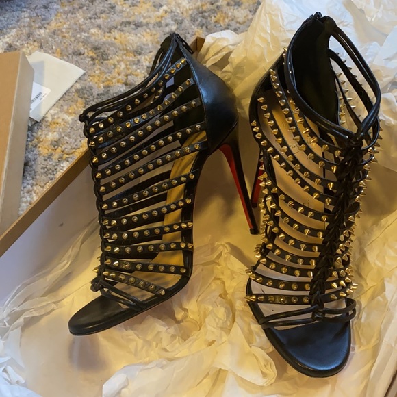 Like new, worn once to a wedding, very comfortable - Picture 7 of 13